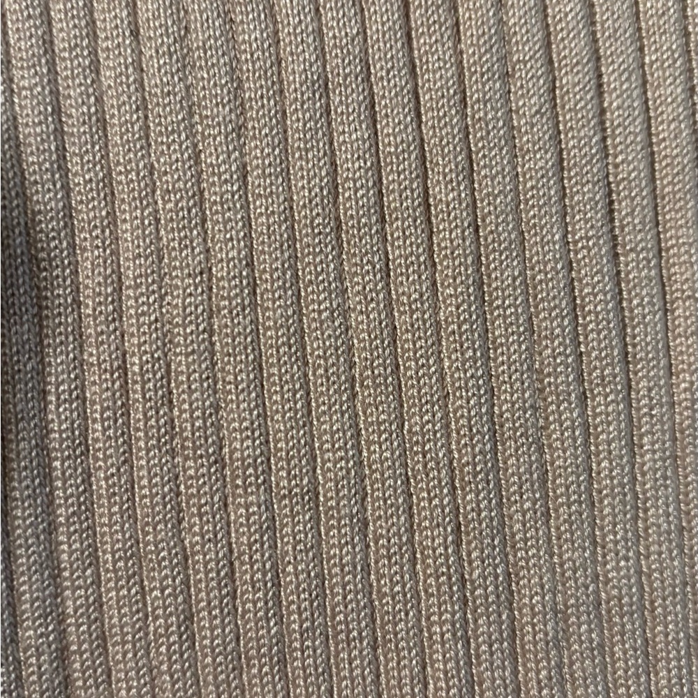 Chic Ribbed Knit Top - Neutral - Picture 3 of 5